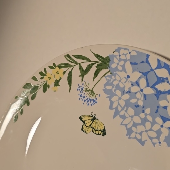 Floral Ceramic Plate with Blue Hydrangeas - Picture 4 of 5